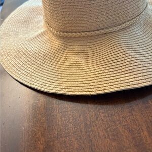 Banana Republic floppy hat